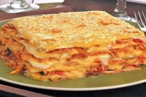 Lasanha de frango rosé para compartilhar com a família