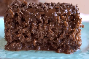 Bolo molhadinho de brigadeiro