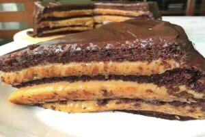 Bolo de Chocolate com Brigadeiro de Doce de Leite