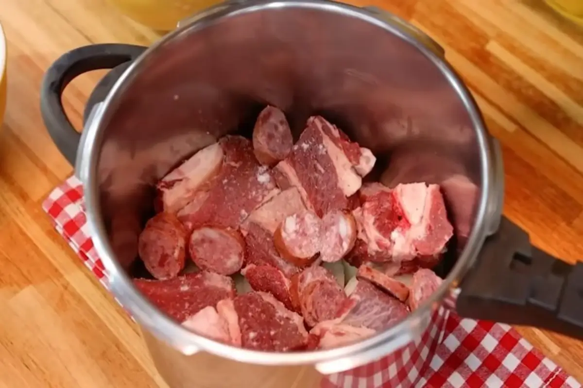 Receita de costela na pressão ideal para aquele almoço especial 2 costela na panela de pressão