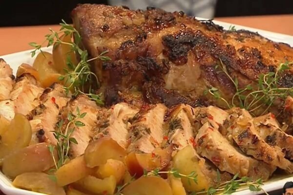 Lombo de porco recheado com maça