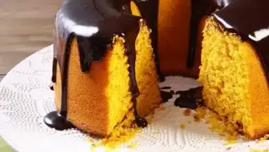 Bolo de cenoura com chocolate