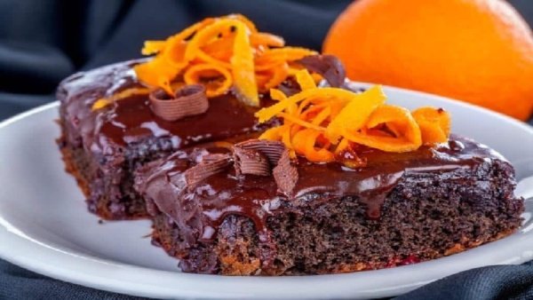 Bolo de chocolate com laranja
