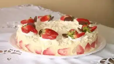 Torta de morango com suspiro 6 Receita de Torta de morango com suspiro