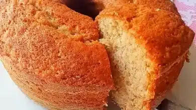 Bolo de banana com canela, é fácil de prático de fazer