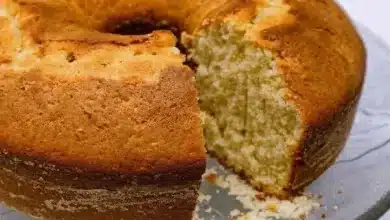 Saiba como fazer a receita de bolo simples caseiro