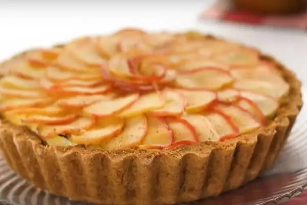 Veja como preparar uma deliciosa torta de maçã 
