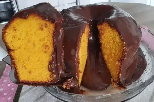 Bolo de cenoura fofinho de liquidificador