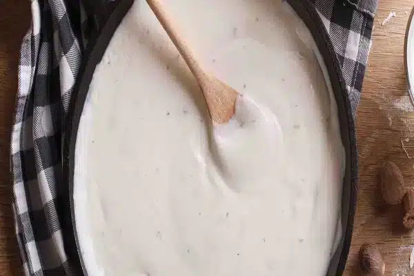 Molho branco para lasanha simples de fazer