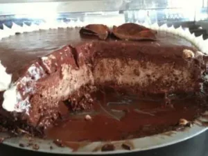 Torta de sorvete com chocolate