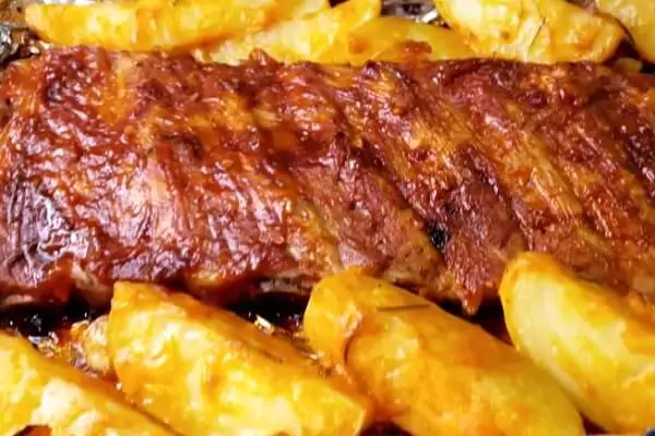 Receita de costelinha de porco com batata assada