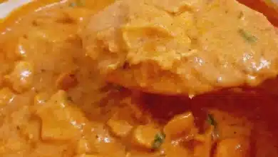 Receita de strogonoff de frango tradicional fácil de preparar