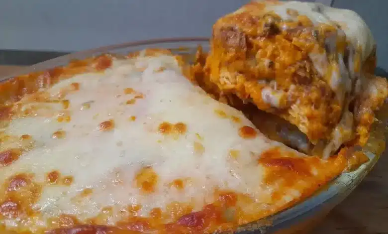 Lasanha de frango com molho vermelho