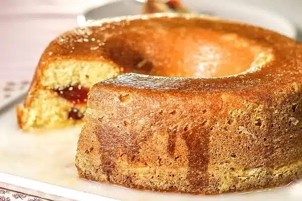 A melhor receita de bolo de milho com goiabada