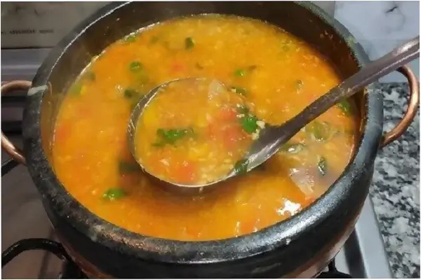 Sopa de Peixe com Coentro