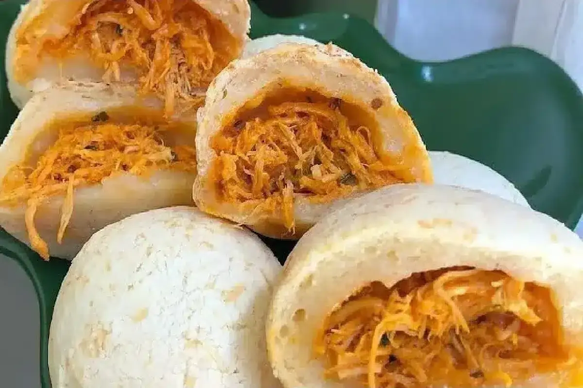 Pão de queijo recheado