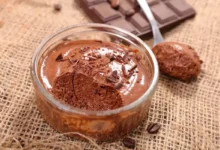 Mousse de leite ninho com chocolate