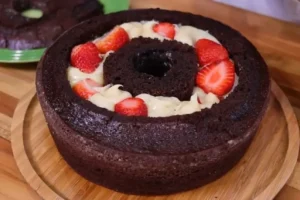 bolo bombom de morango facil de fazer