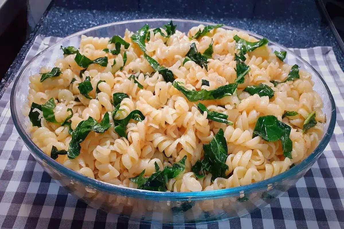 macarrão com couve