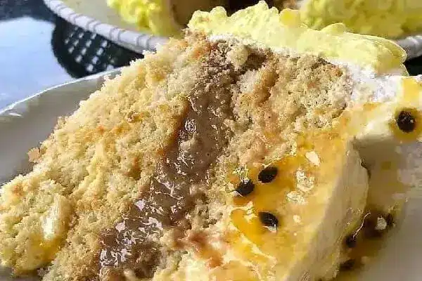 bolo de maracujá com doce de leite