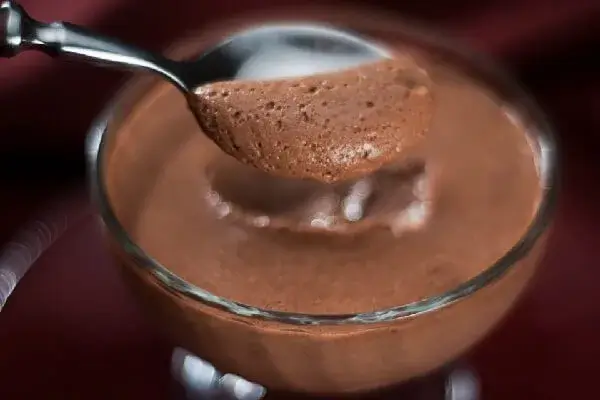 Mousse de chocolate diet simples e saudável