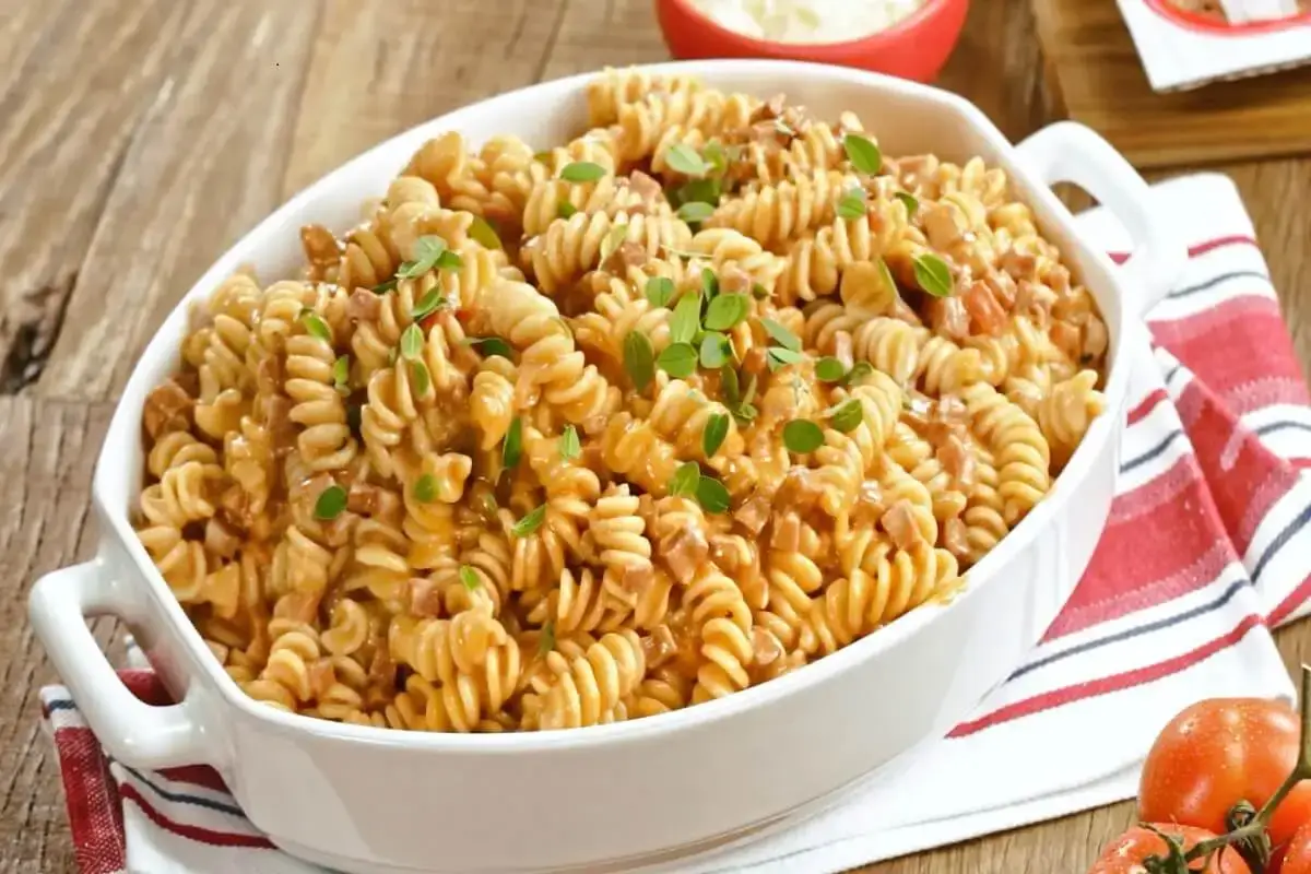 macarrão com calabresa na panela de pressão