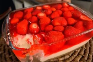 como fazer sobremesa de gelatina com morango