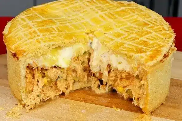 Empadão de frango com catupiry: receita cremosa e deliciosa 1 empadão de frango com Catupiry