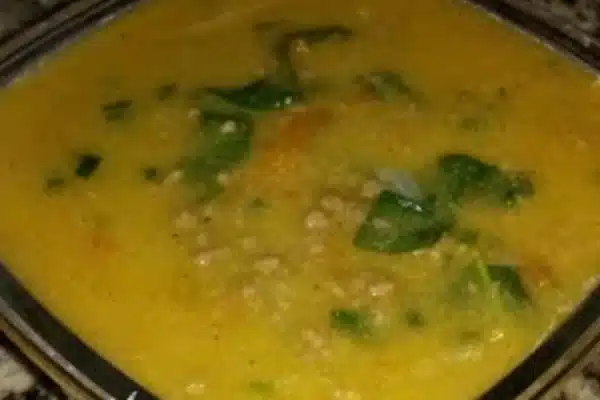 Como fazer sopa de fubá com carne moída