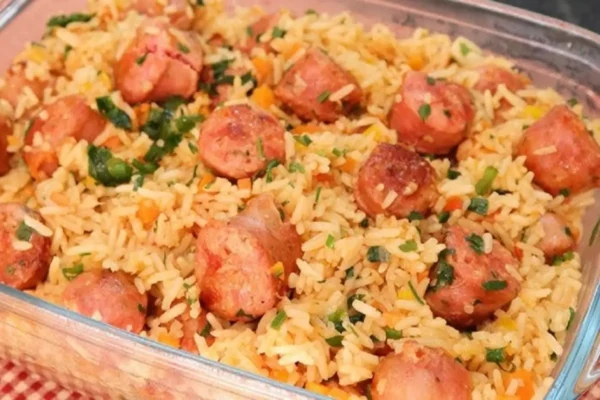 Arroz com linguiça toscana simples e delicioso