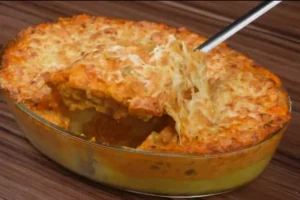 Purê de mandioca com frango simples e delicioso