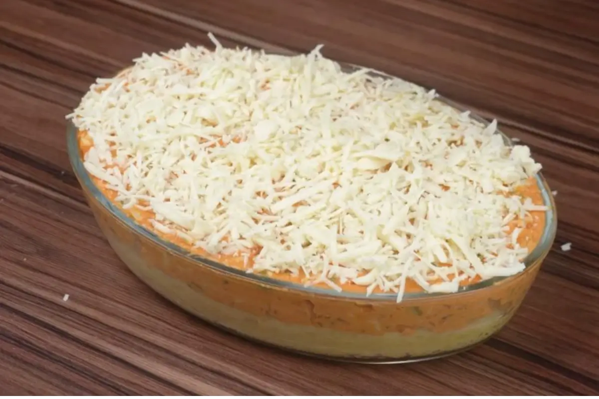 Purê de mandioca com frango simples e delicioso 2 aprenda fazer Purê de mandioca com frango com ingredientes saudável