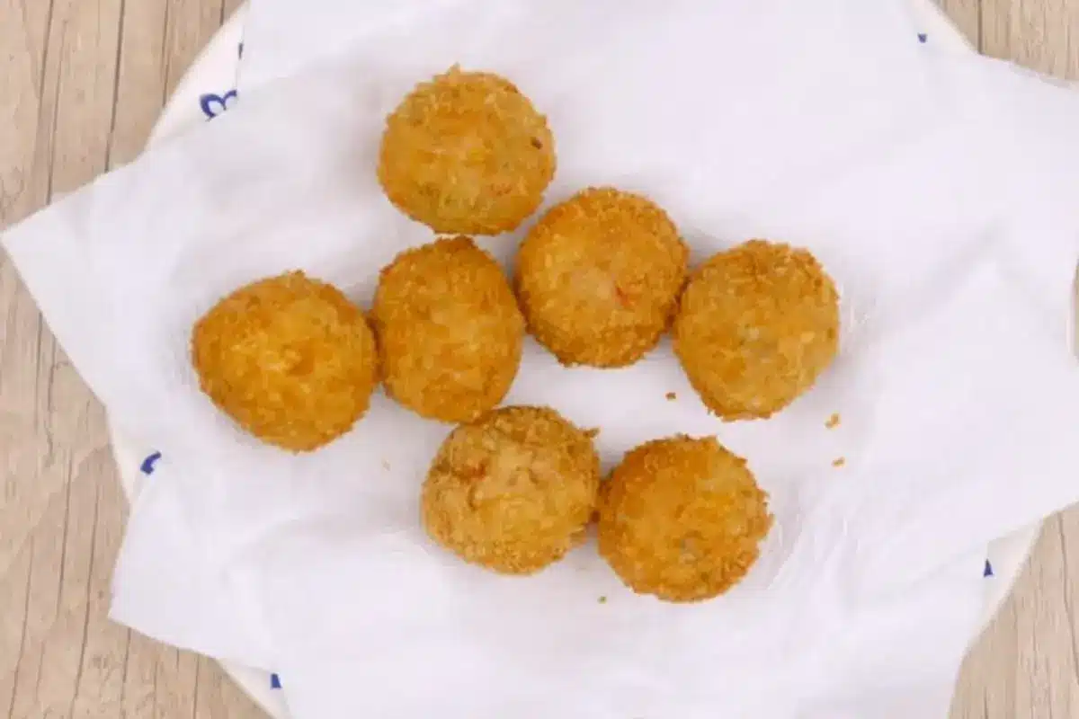 Bolinho de atum com batata fácil de fazer 2 Receita de Bolinho de atum com batata