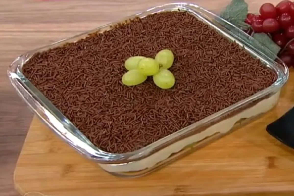 Surpresa de uva na travessa em 20 minutos: sobremesa cremosa sem forno 2 surpresa de uva na travessa pratica e deliciosa