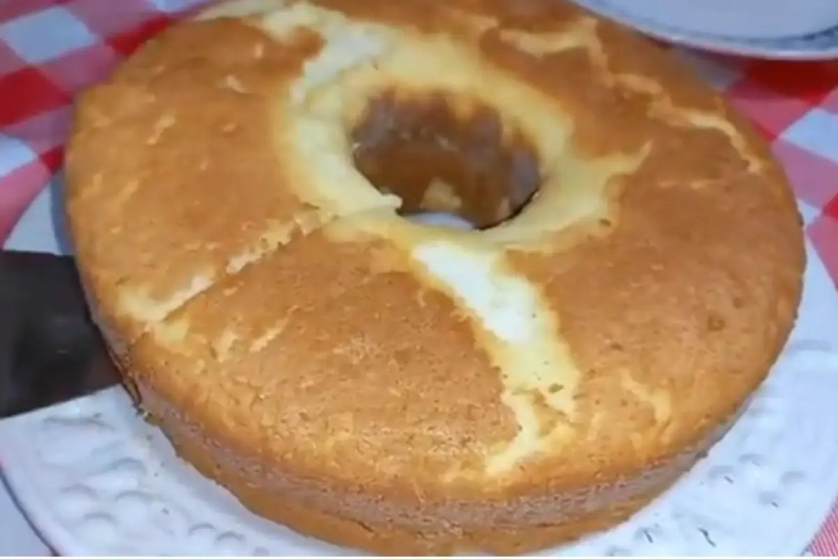 Bolo de maizena com 3 ingredientes