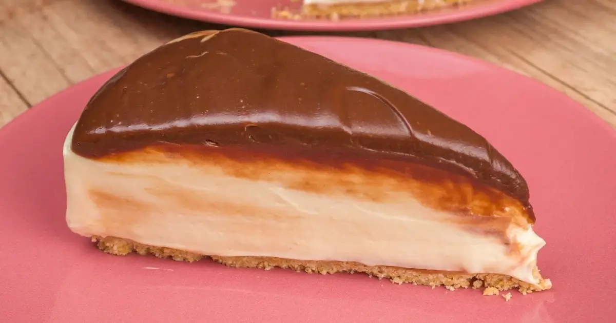 Receita de Cheesecake de chocolate cremoso e super facil de fazer