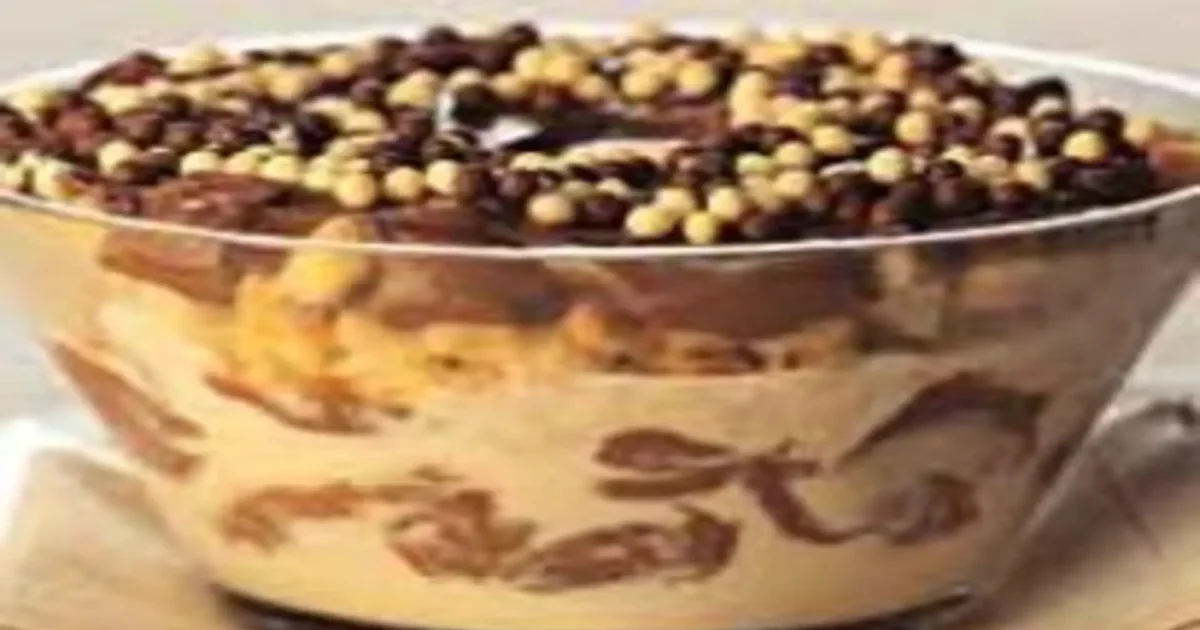 Sorvete com brigadeiro em camadas