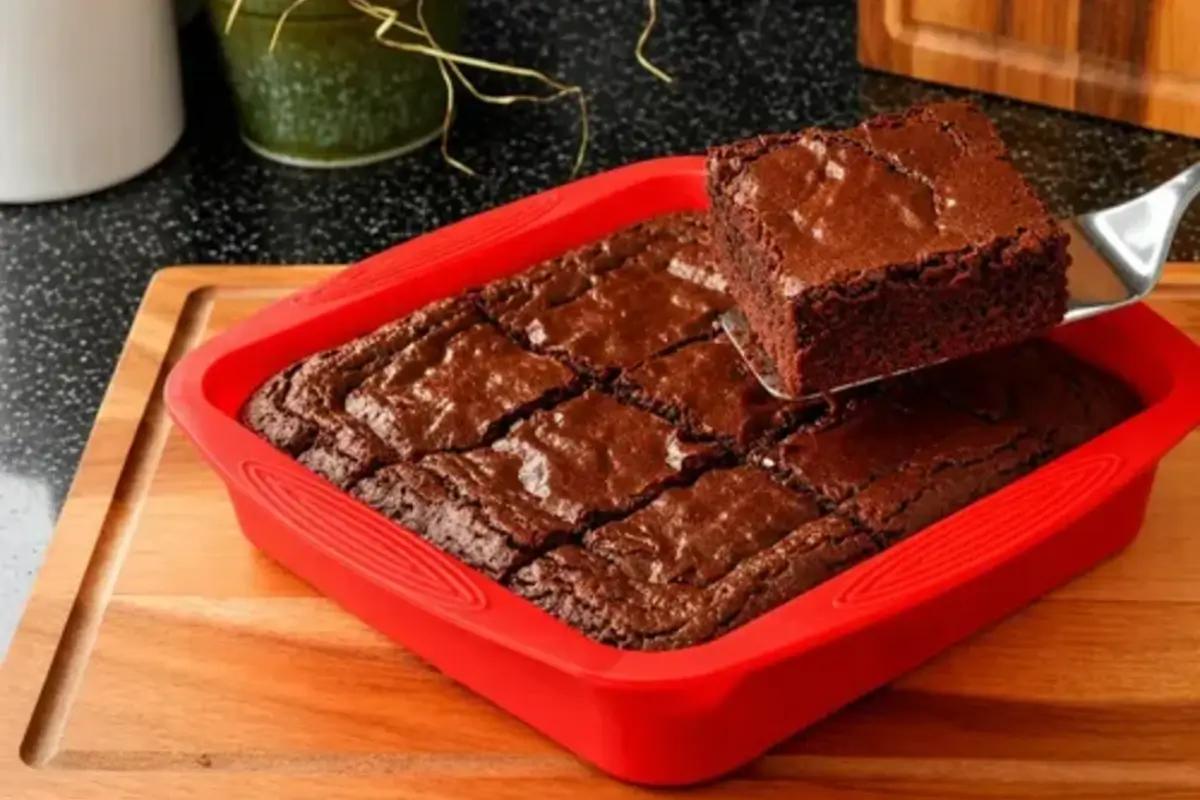 Forma de Silicone para Air Fryer: Para que Serve, Como Usar e o Que Fazer com Ela 1 receita de Bolo de Chocolate na Forma de Silicone para Air Fryer rapido